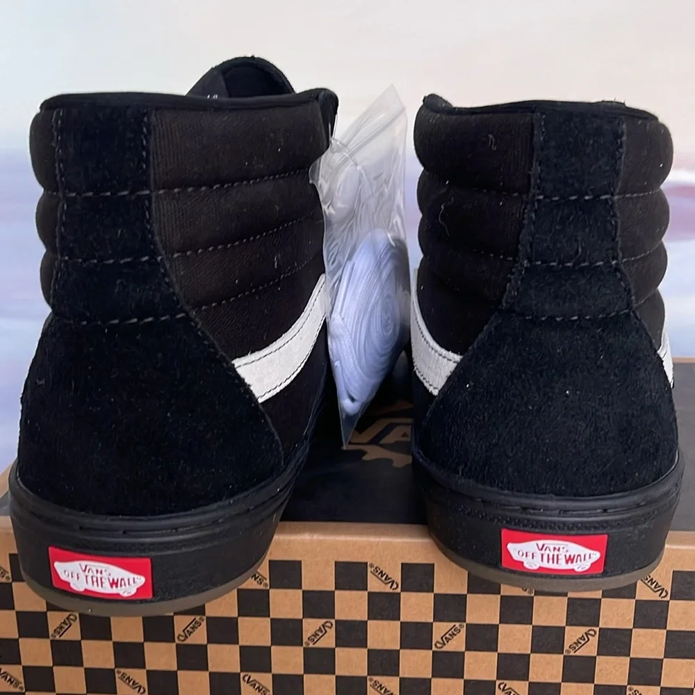 Vans WMNS Bmx Sk8-Hi
Black/Black
VN0005V0BKA
Sneakers - Picture 14 of 16